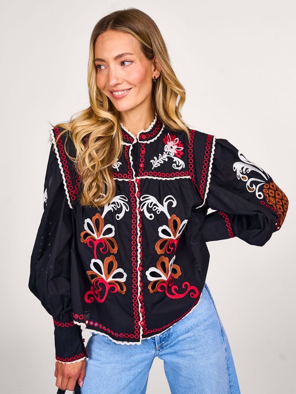Ontdek de Katoenen blouse met borduursel van Farm Rio in de kleur zwart bij Orangebag. Op werkdagen voor 21:45 besteld, morgen in huis.