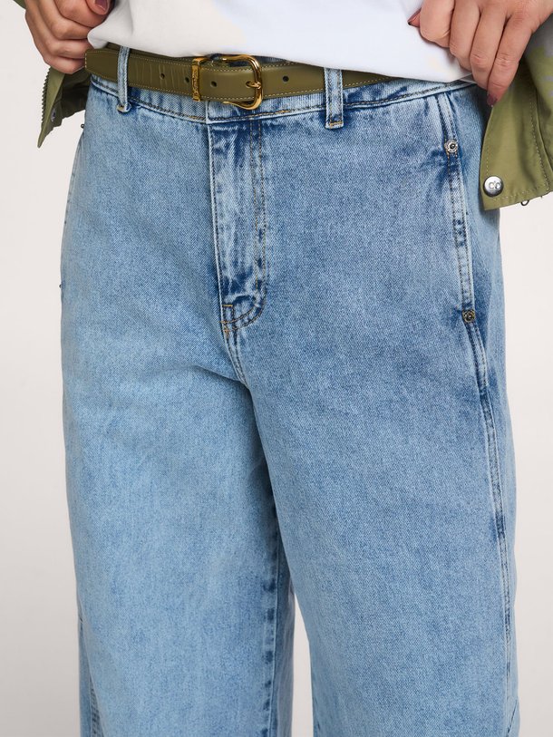 Co'Couture Pancy mid waist barrel fit jeans - Blauw Ontdek de Pancy mid waist barrel fit jeans van Co'Couture in de kleur Blauw bij Orangebag. Op werkdagen voor 21:45 besteld, morgen in huis.