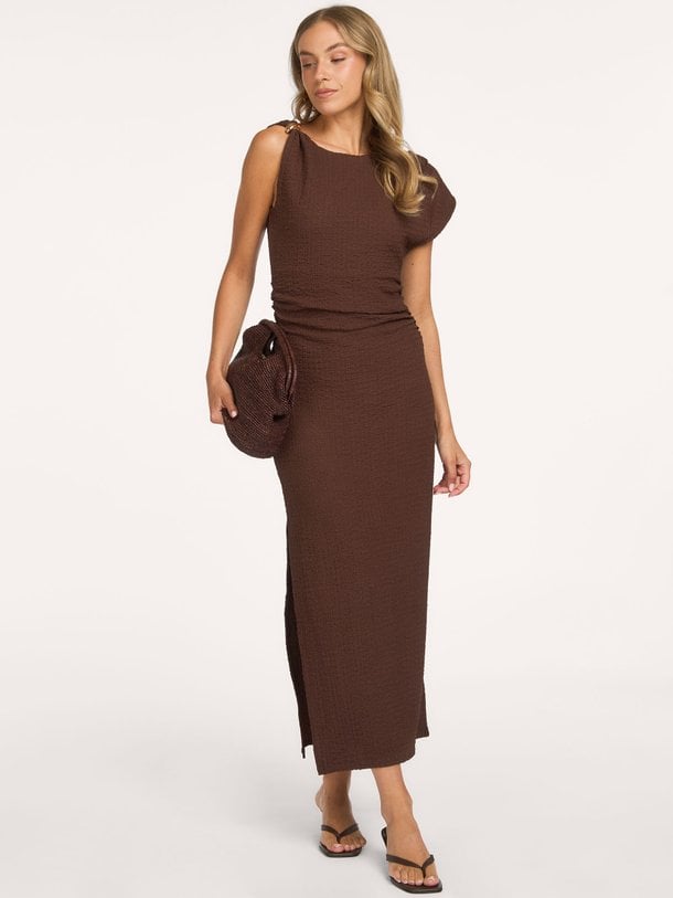 Ontdek de Aneli geweven maxi jurk van Dante 6 in de kleur Donkerbruin bij Orangebag. Op werkdagen voor 21:45 besteld, morgen in huis.