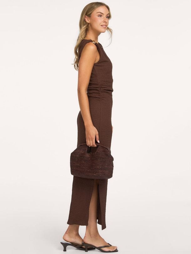 Ontdek de Aneli geweven maxi jurk van Dante 6 in de kleur Donkerbruin bij Orangebag. Op werkdagen voor 21:45 besteld, morgen in huis.