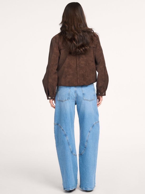 Ontdek de Napolen mid waist loose fit jeans van Baum und Pferdgarten in de kleur Blauw bij Orangebag. Op werkdagen voor 21:45 besteld, morgen in huis.