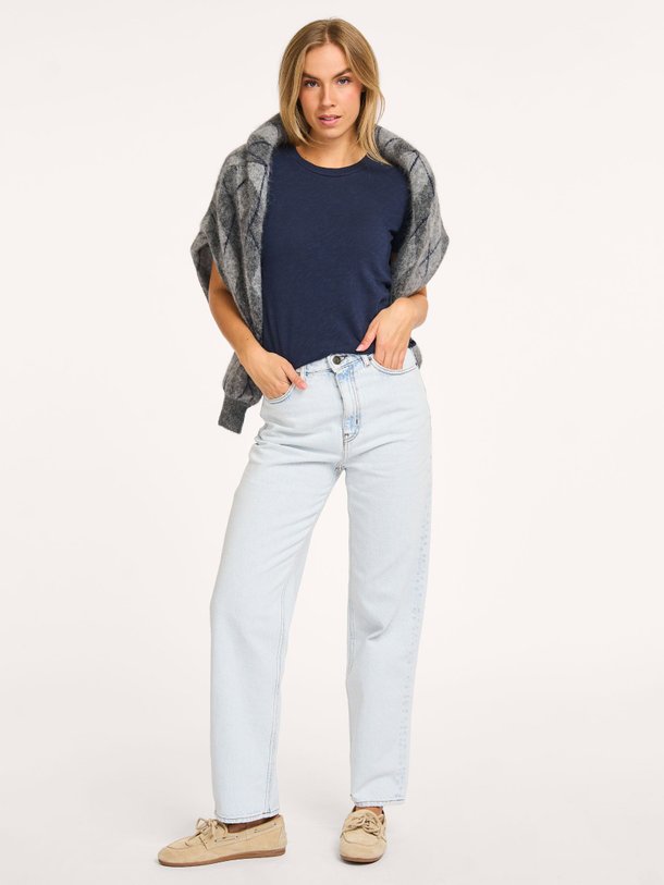 Ontdek de Joybird high waist loose fit non-stretch jeans van American Vintage in de kleur lichtblauw bij Orangebag. Op werkdagen voor 21:45 besteld, morgen in huis.