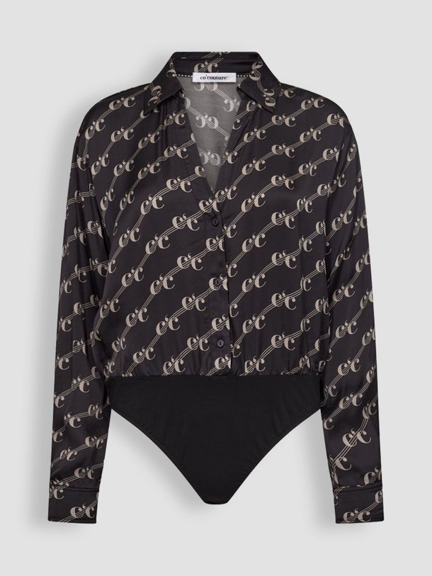 Ontdek de Viscose body met logo print van Co'Couture in de kleur zwart bij Orangebag. Op werkdagen voor 21:45 besteld, morgen in huis.