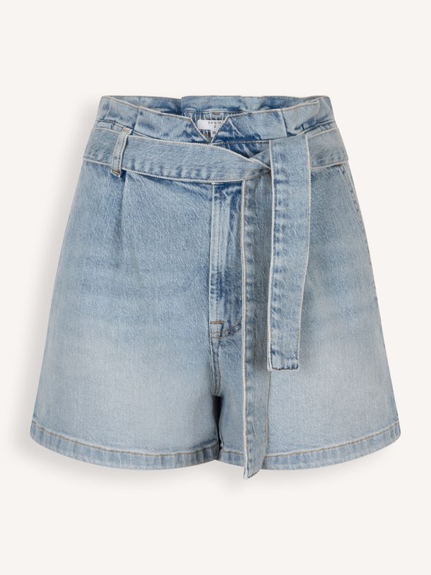 Ontdek de Slater high waist denim short van Dante 6 in de kleur blauw bij Orangebag. Op werkdagen voor 21:45 besteld, morgen in huis.