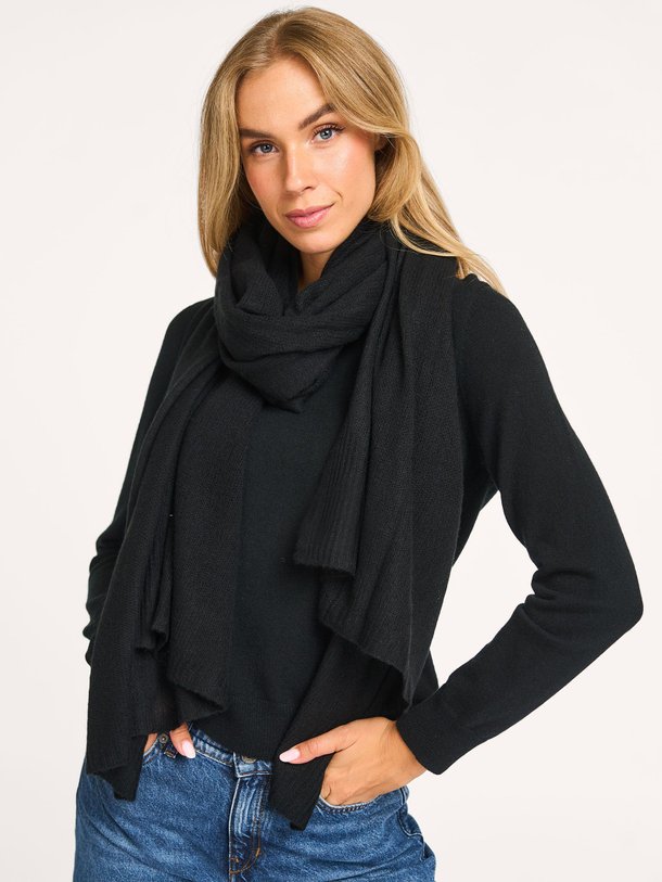 Ontdek de Organic cashmere sjaal van Repeat in de kleur zwart bij Orangebag. Op werkdagen voor 21:45 besteld, morgen in huis.