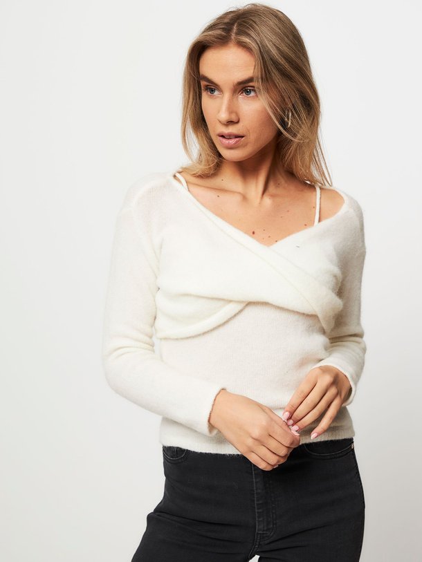 Ontdek de Alpha wolmix 2 in 1 off shoulder trui van Gestuz in de kleur ecru bij Orangebag. Op werkdagen voor 21:45 besteld, morgen in huis.