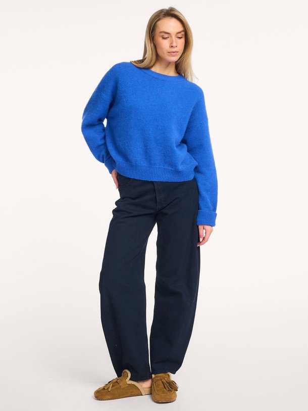 Ontdek de Vitow alpacamix trui van American Vintage in de kleur Blauw bij Orangebag. Op werkdagen voor 21:45 besteld, morgen in huis.