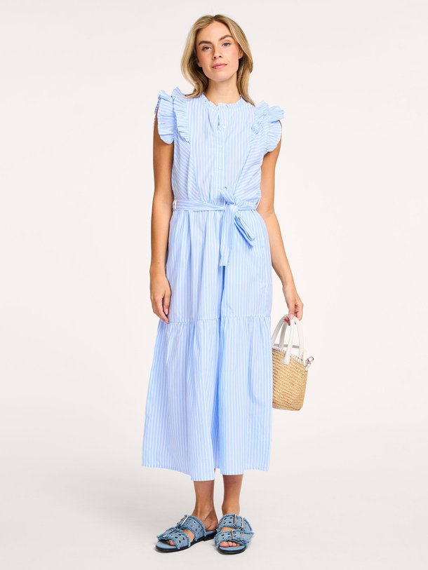Ontdek de Harriet katoenen maxi jurk met gestreept dessin van Lollys Laundry in de kleur lichtblauw bij Orangebag. Op werkdagen voor 21:45 besteld, morgen in huis.