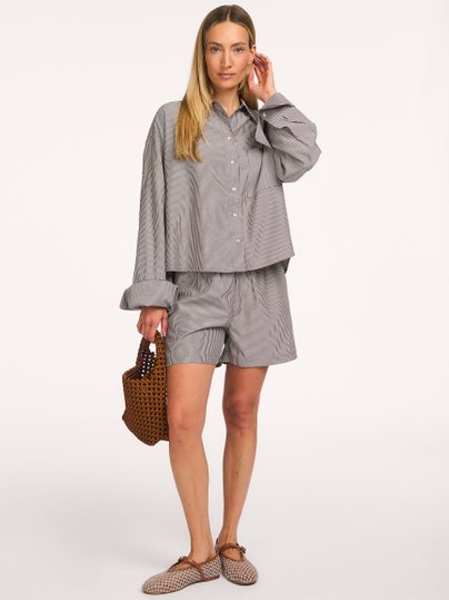 Ontdek de Cibby, katoenmix gestreepte short van Ruby Tuesday bij Orangebag. Op werkdagen voor 21:45 besteld, morgen in huis.