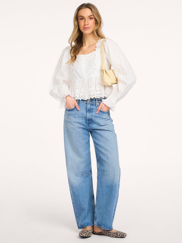 Ontdek de Aria katoenen blouse van Sofie Schnoor in de kleur Off-white bij Orangebag. Op werkdagen voor 21:45 besteld, morgen in huis.