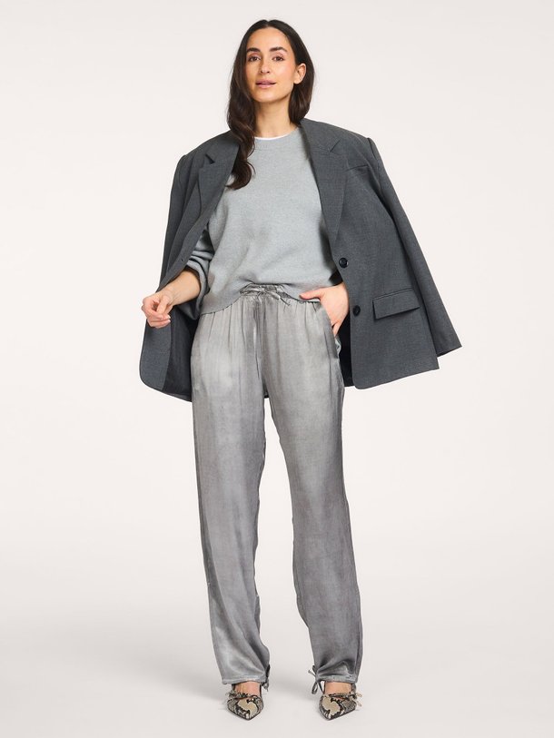 Ontdek de Viscose broek van No Man's Land in de kleur Grijs bij Orangebag. Op werkdagen voor 21:45 besteld, morgen in huis.