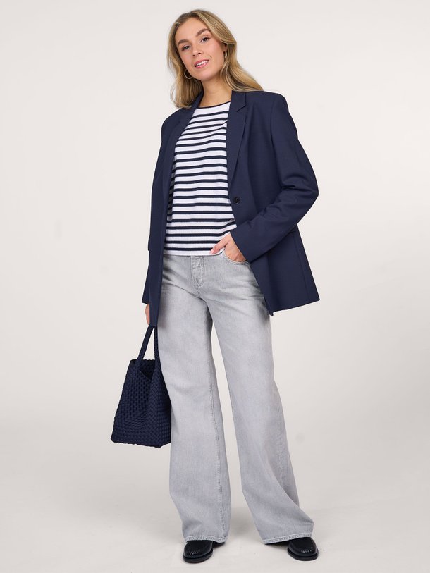 Ontdek de Gilian low waist wide leg jeans van Closed in de kleur lichtgrijs bij Orangebag. Op werkdagen voor 21:45 besteld, morgen in huis.