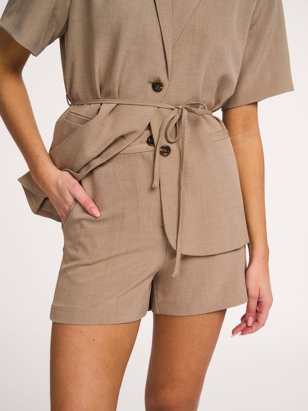 Ontdek de Alaya geweven short van Modstrom in de kleur Bruin bij Orangebag. Op werkdagen voor 21:45 besteld, morgen in huis.