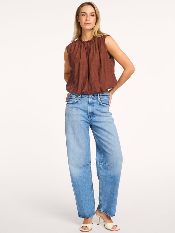 Ontdek de Este geweven ballon fit top van Dante 6 in de kleur Donkerbruin bij Orangebag. Op werkdagen voor 21:45 besteld, morgen in huis.