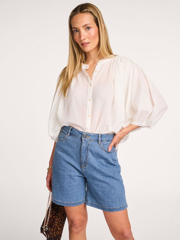 Ontdek de Douwina katoenen blouse van La Fee Maraboutee in de kleur ecru bij Orangebag. Op werkdagen voor 21:45 besteld, morgen in huis.