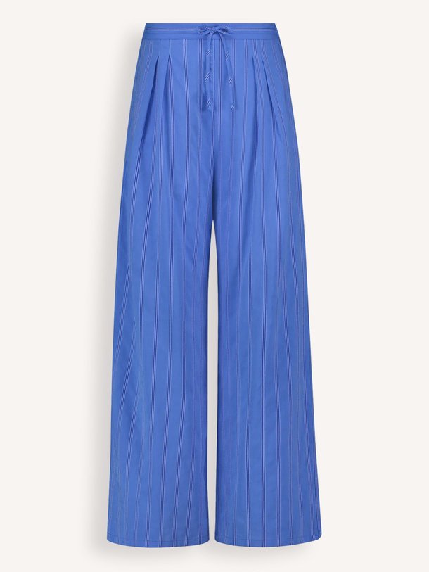 Ontdek de Uma katoenmix broek met gestreept dessin van By-Bar in de kleur blauw bij Orangebag. Op werkdagen voor 21:45 besteld, morgen in huis.