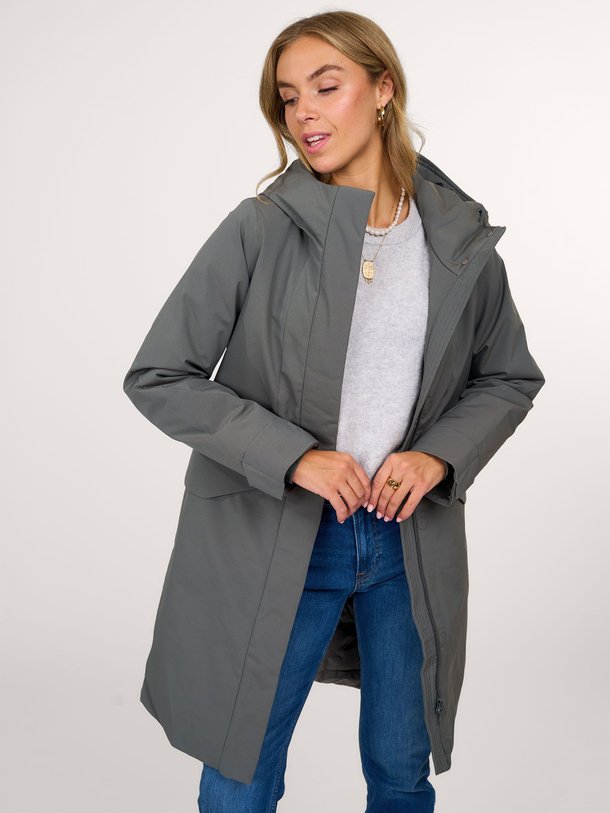 Ontdek de Signy technische gewatteerde parka van Elvine in de kleur grijsgroen bij Orangebag. Op werkdagen voor 21:45 besteld, morgen in huis.