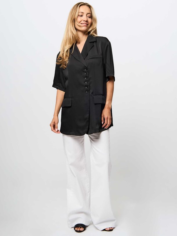 Ontdek de Mei geweven oversized blazer van Co'Couture in de kleur zwart bij Orangebag. Op werkdagen voor 21:45 besteld, morgen in huis.