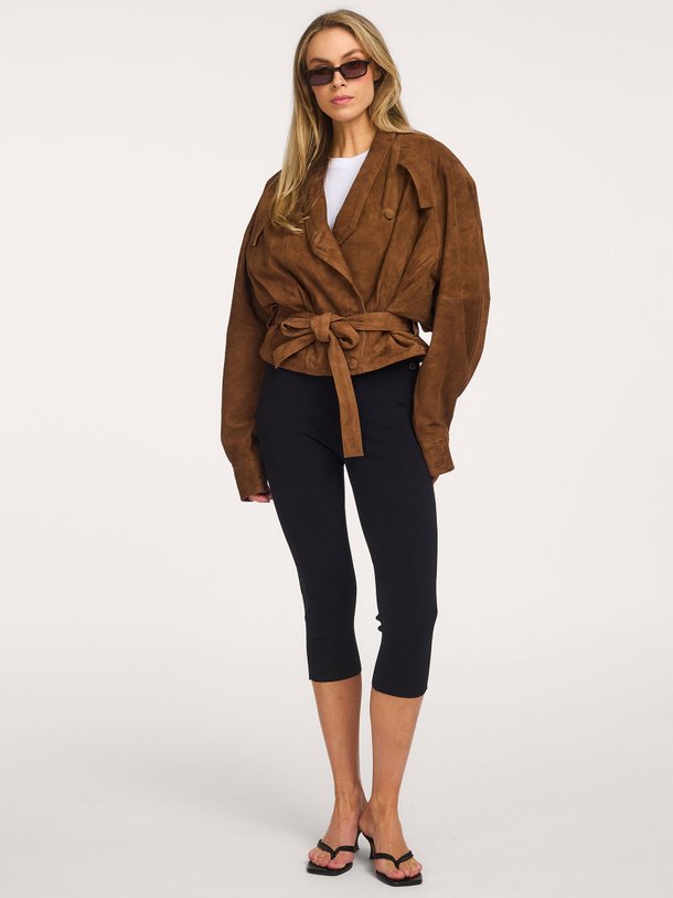 Ontdek de Adalaide suède jack van Rotate Birger Christensen in de kleur Bruin bij Orangebag. Op werkdagen voor 21:45 besteld, morgen in huis.
