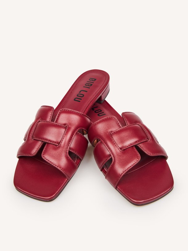 Ontdek de Holly lederen slippers van Bibi Lou in de kleur Bordeauxrood bij Orangebag. Op werkdagen voor 21:45 besteld, morgen in huis.