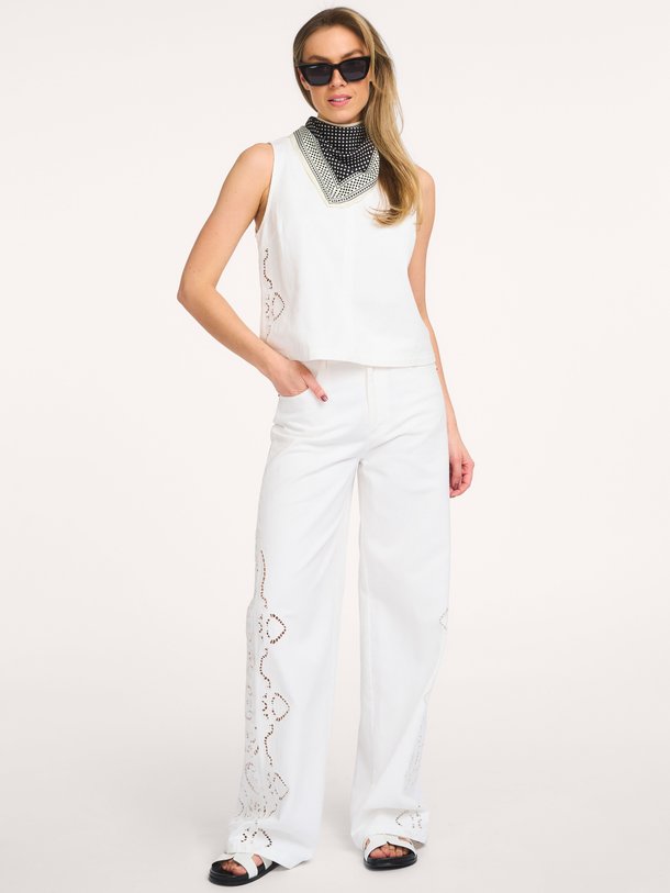 Co'Couture ColetteCC Embroidery Top online kopen | Orangebag Ontdek de Co'Couture ColetteCC Embroidery Top bij Orangebag. Een mouwloze witte top van 100% katoen met prachtig borduursel. Shop nu online!