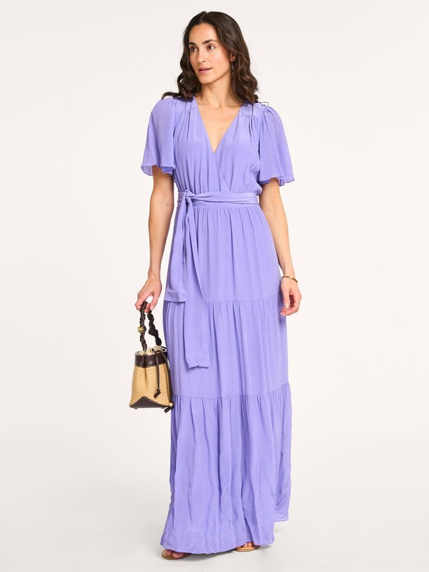 Ontdek de Natalia viscose maxi jurk van ba-sh in de kleur paars bij Orangebag. Op werkdagen voor 21:45 besteld, morgen in huis.