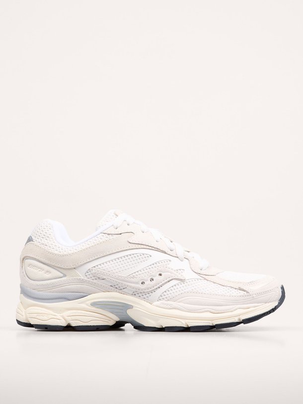 Ontdek de Progrid Omni suède sneakers van Saucony in de kleur wit bij Orangebag. Op werkdagen voor 21:45 besteld, morgen in huis.