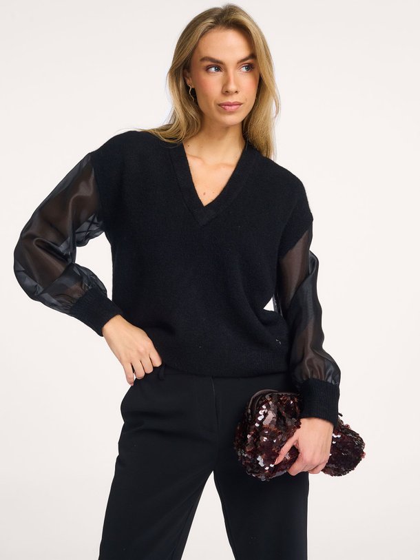 Ontdek de Valette alpacamix trui van Dante 6 in de kleur Zwart bij Orangebag. Op werkdagen voor 21:45 besteld, morgen in huis.