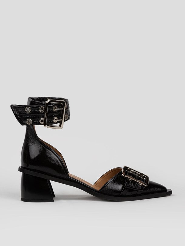 Ganni Laklederen Sandalen - Zwart Ontdek de Laklederen sandalen van Ganni in de kleur zwart bij Orangebag. Op werkdagen voor 21:45 besteld, morgen in huis.