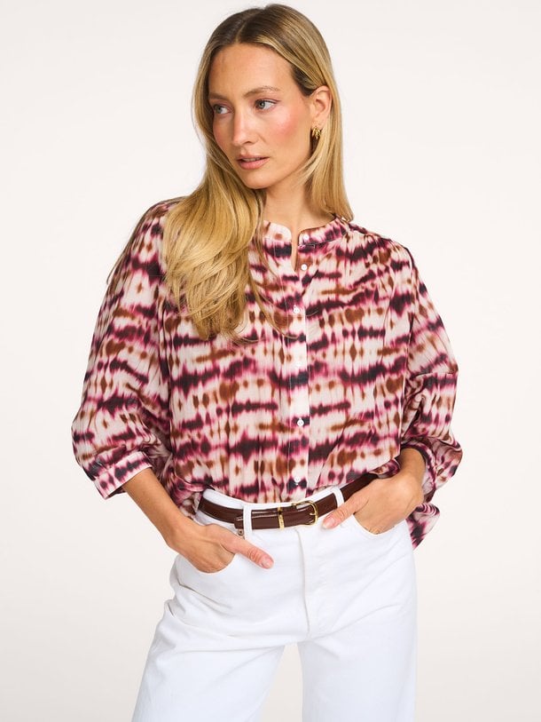 Ontdek de Douwina katoenen tie-dye blouse van La Fee Maraboutee in de kleur Bordeauxrood bij Orangebag. Op werkdagen voor 21:45 besteld, morgen in huis.
