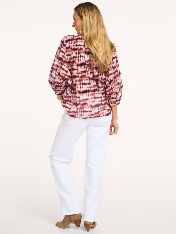 Ontdek de Douwina katoenen tie-dye blouse van La Fee Maraboutee in de kleur Bordeauxrood bij Orangebag. Op werkdagen voor 21:45 besteld, morgen in huis.