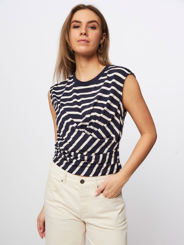 Ontdek de Jaliyah organic cotton gestreepte top van Baum und Pferdgarten in de kleur donkerblauw bij Orangebag. Op werkdagen voor 21:45 besteld, morgen in huis.