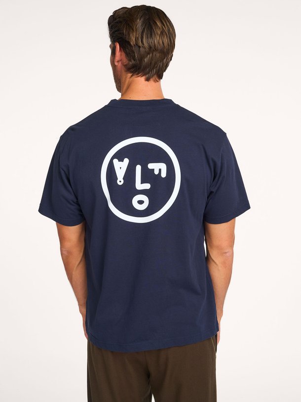 Ontdek de Katoenen logo T-shirt van OLAF in de kleur donkerblauw bij Orangebag. Op werkdagen voor 21:45 besteld, morgen in huis.