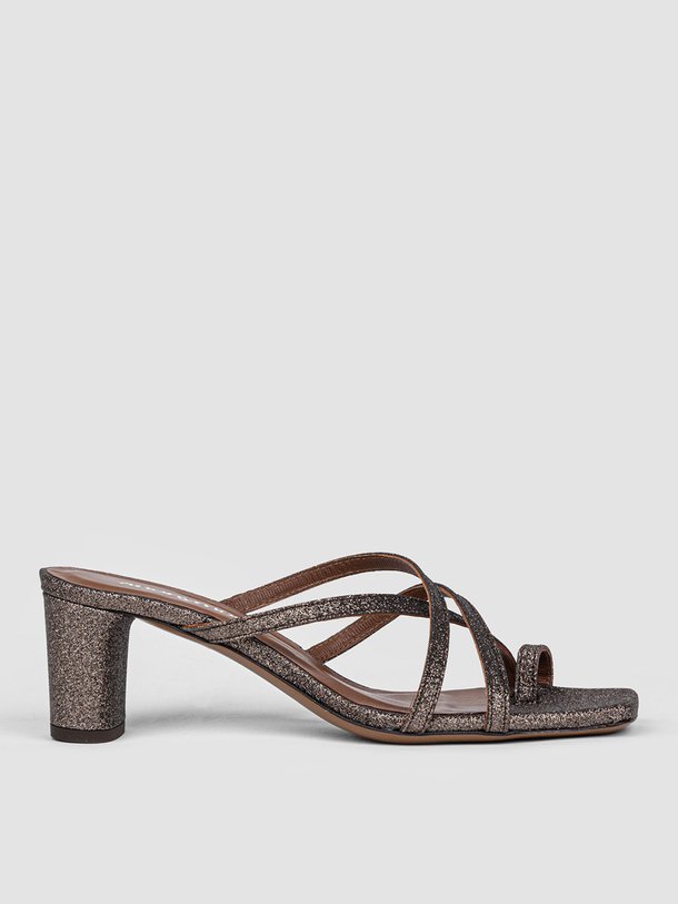 Ontdek de Kimber lederen glitter sandalen van Anonymous Copenhagen in de kleur bruin bij Orangebag. Op werkdagen voor 21:45 besteld, morgen in huis.