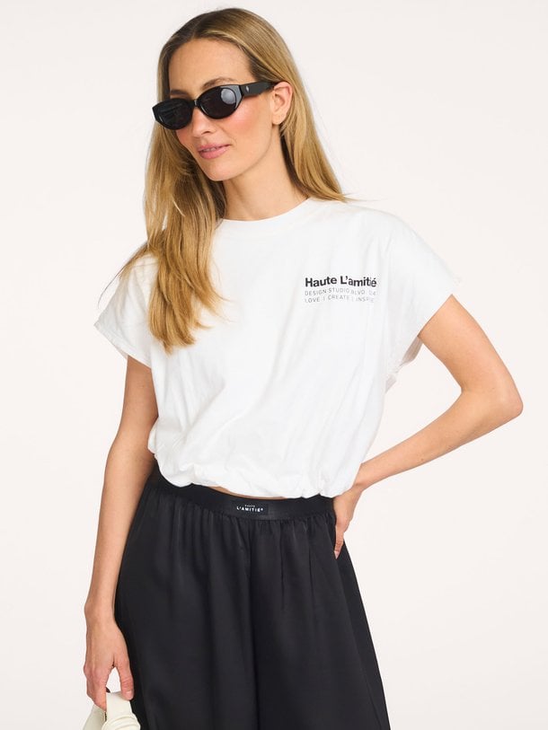 Ontdek de Noma katoenen T-shirt van Haute L'Amitié in de kleur Wit bij Orangebag. Op werkdagen voor 21:45 besteld, morgen in huis.