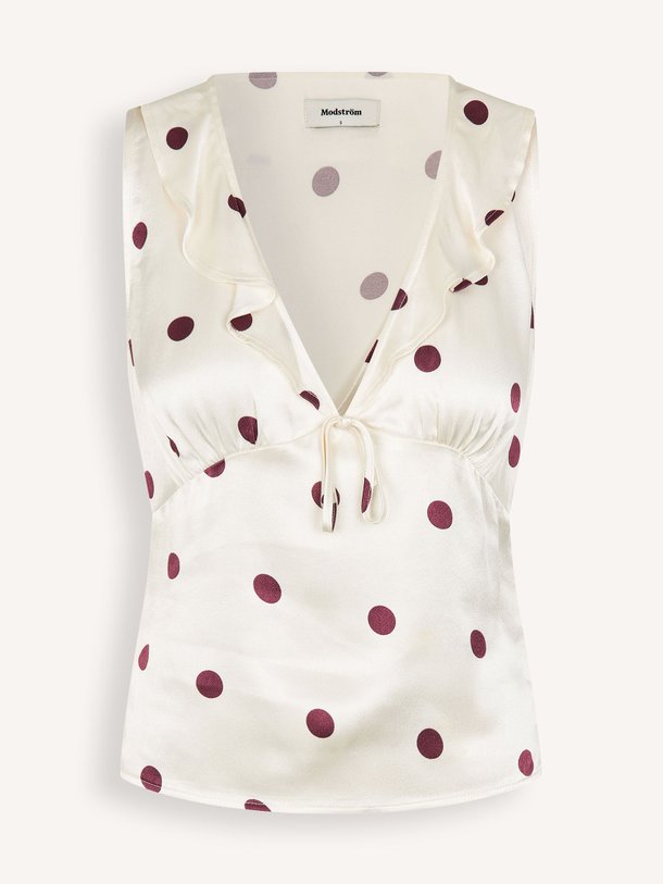 Ontdek de Vanja viscose top van Modstrom in de kleur Wit bij Orangebag. Op werkdagen voor 21:45 besteld, morgen in huis.