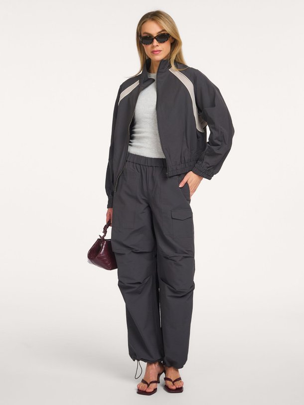 Ontdek de Tasma, katoenmix track broek van My Essential Wardrobe bij Orangebag. Op werkdagen voor 21:45 besteld, morgen in huis.