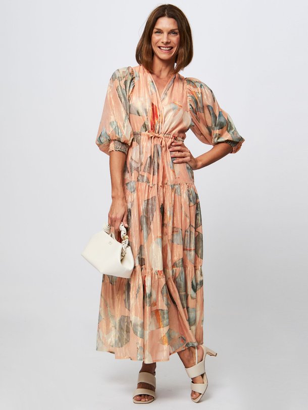 Ontdek de xQuinty katoenmix jurk met lurex van Summum in de kleur perzik bij Orangebag. Op werkdagen voor 21:45 besteld, morgen in huis.