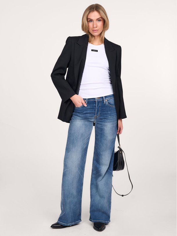 Ontdek de Mid waist wide leg stretch jeans van Re/Done in de kleur blauw bij Orangebag. Op werkdagen voor 21:45 besteld, morgen in huis.