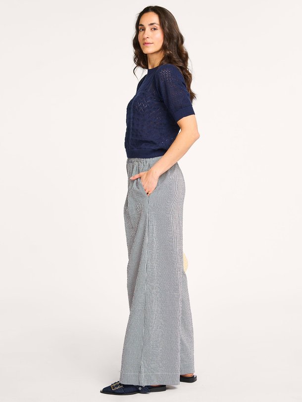 Ontdek de Dulce katoenmix opengewerkte top van La Fee Maraboutee in de kleur donkerblauw bij Orangebag. Op werkdagen voor 21:45 besteld, morgen in huis.