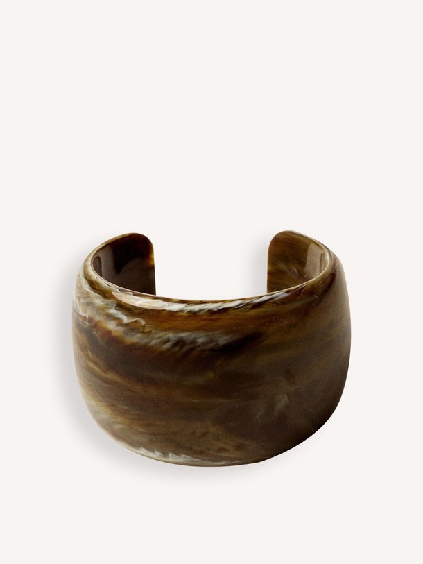 Ontdek de Ambrito gemêleerde armband van hars van Sessun in de kleur Donkerbruin bij Orangebag. Op werkdagen voor 21:45 besteld, morgen in huis.