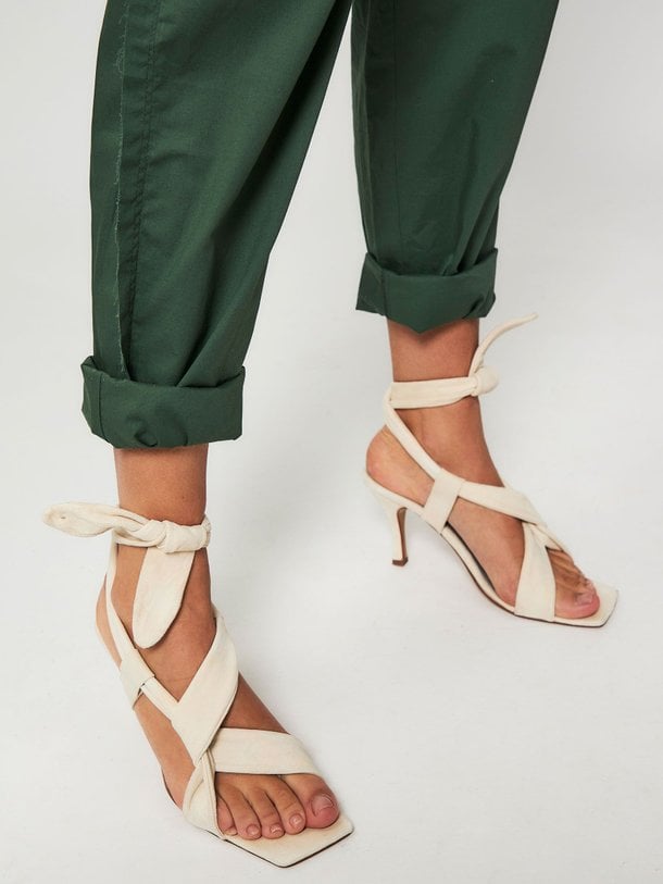 Ontdek de Bronx suède sandalen van Silver Grace in de kleur ecru bij Orangebag. Op werkdagen voor 21:45 besteld, morgen in huis.