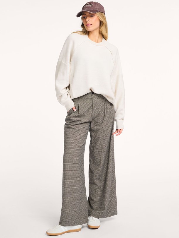 Ontdek de Volkert viscosemix geruite broek van Bellerose in de kleur Bruingrijs bij Orangebag. Op werkdagen voor 21:45 besteld, morgen in huis.