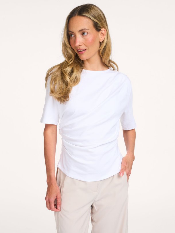 Ontdek de Ulina katoenmix top van Second Female in de kleur Wit bij Orangebag. Op werkdagen voor 21:45 besteld, morgen in huis.