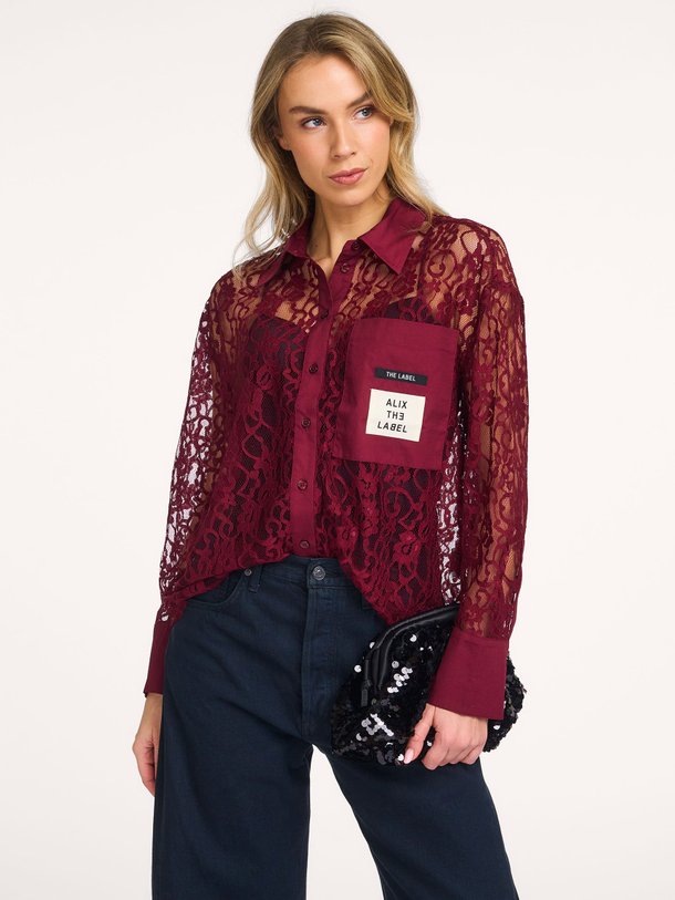 Ontdek de Viscosemix kanten blouse van Alix The Label in de kleur Bordeauxrood bij Orangebag. Op werkdagen voor 21:45 besteld, morgen in huis.