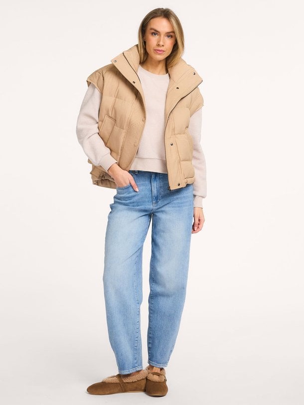 Ontdek de High waist loose fit jeans van Yaya in de kleur Blauw bij Orangebag. Op werkdagen voor 21:45 besteld, morgen in huis.