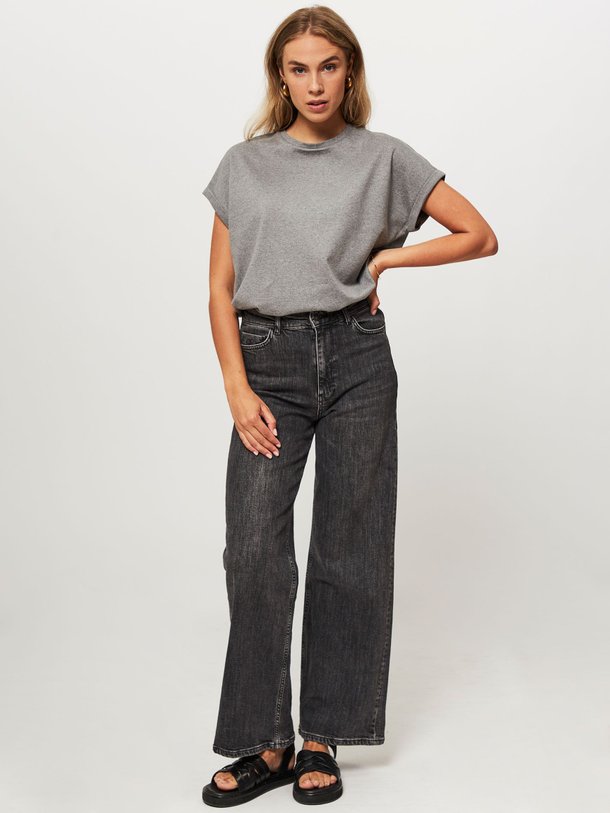 Ontdek de Organic cotton gemêleerd T-shirt van Majestic Filatures in de kleur grijs bij Orangebag. Op werkdagen voor 21:45 besteld, morgen in huis.