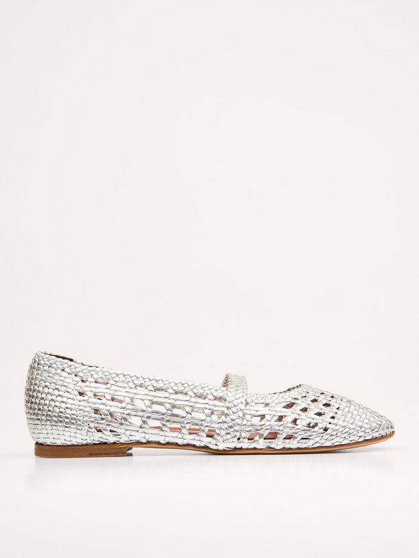 Ontdek de Maddie lederen metallic ballerina's van Anonymous Copenhagen in de kleur zilverkleur bij Orangebag. Op werkdagen voor 21:45 besteld, morgen in huis.