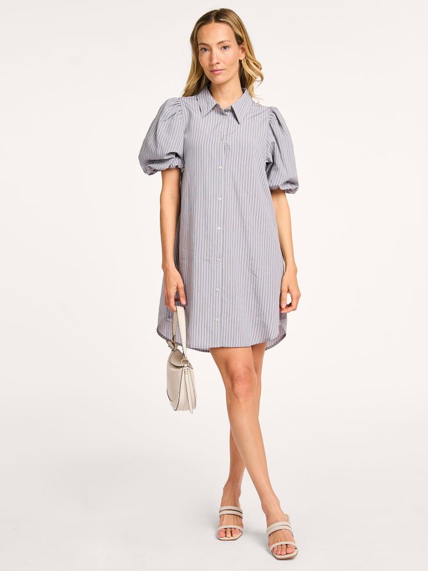 Ontdek de Cammi viscosemix gestreepte jurk van Ruby Tuesday in de kleur grijs bij Orangebag. Op werkdagen voor 21:45 besteld, morgen in huis.