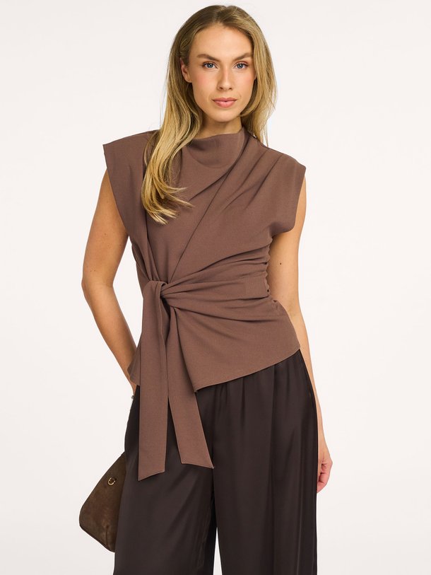Co'Couture Falconcc Pleat Top Ontdek de FalconCC Pleat Top van Co'Couture bij Orangebag. Op werkdagen voor 21:45 besteld, morgen in huis.